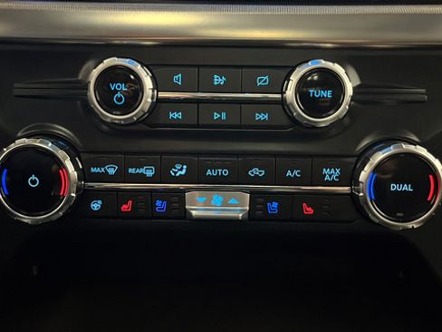 Used 2024 Ford F150 Platinum w/ Equipment Group 703A Plus AWD/4WD image 18