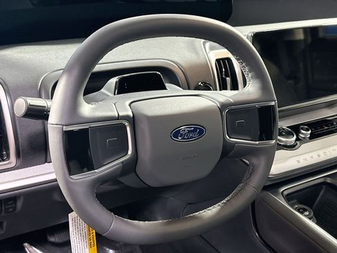 New 2025 Ford Expedition Max Active image 18