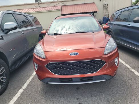 Used 2020 Ford Escape SEL FWD image 2