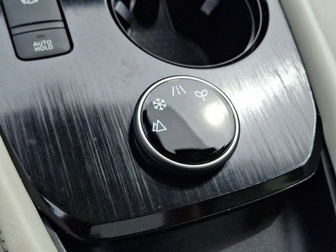 Used 2023 Nissan Rogue SL w/ SL Premium Package image 31