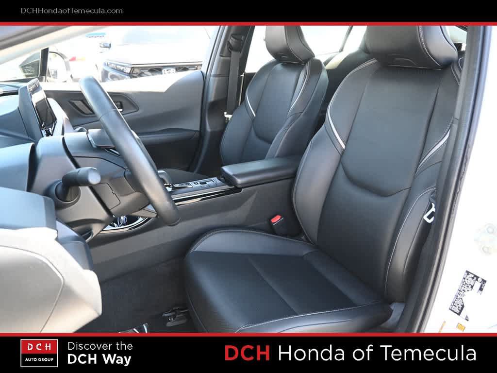 Used 2025 Toyota Prius XLE FWD image 18