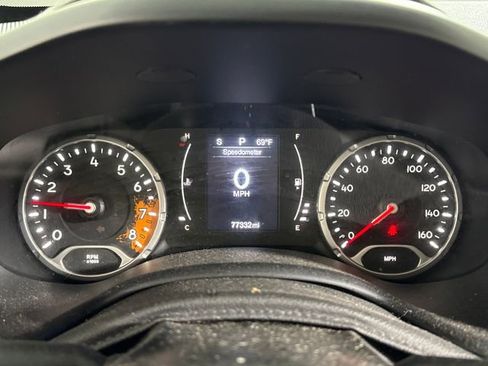 Used 2015 Jeep Renegade Sport w/ Power & Air Group AWD/4WD image 25