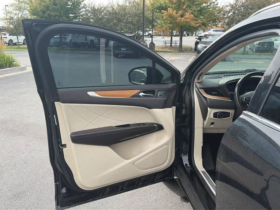 Used 2015 Lincoln MKC AWD w/ Equipment Group 102A Reserve image 11