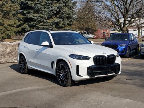Certified 2024 BMW X5 xDrive40i w/ M Sport Package image 4