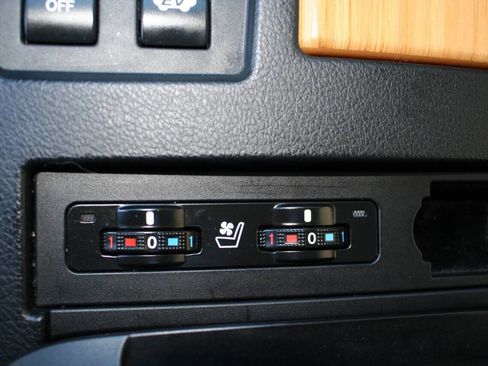 Used 2014 Lexus RX 450h AWD image 23