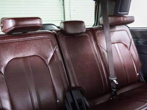 Used 2023 Ford Expedition Limited image 31