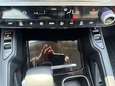 Used 2023 Kia Telluride EX image 31