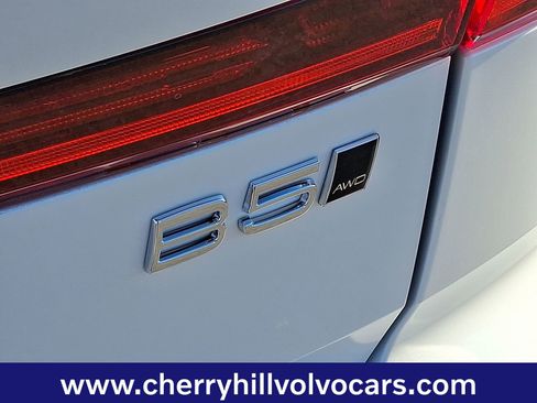 New 2026 Volvo XC60 B5 Plus w/ Protection Package Premier image 16