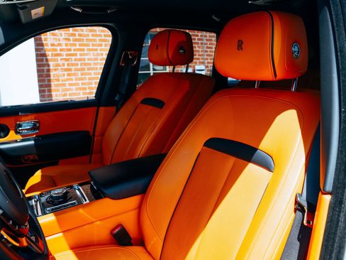 Used 2023 Rolls-Royce Cullinan AWD/4WD image 9
