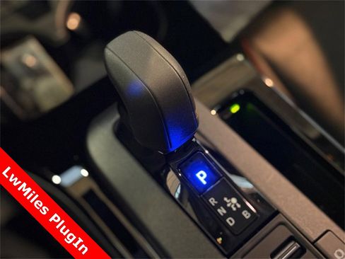 Used 2025 Toyota Prius Plug-In Hybrid image 26