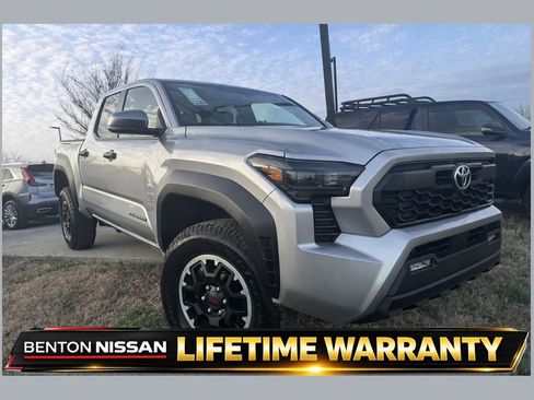 Used 2024 Toyota Tacoma TRD Off-Road image 1
