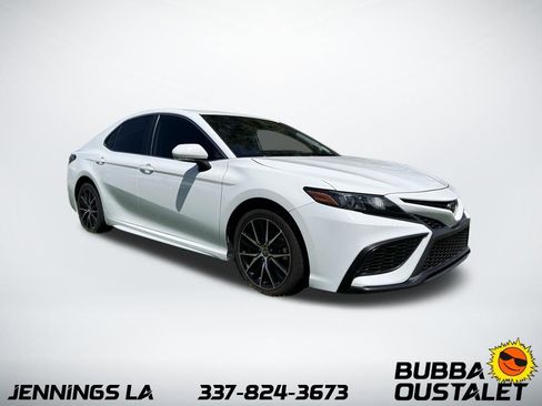 Used 2022 Toyota Camry SE image 7