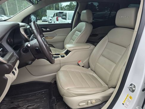 Used 2017 GMC Acadia Denali w/ Technology Package FWD image 27