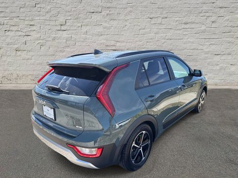 Used 2024 Kia Niro EX image 5