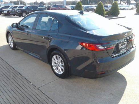 Used 2025 Toyota Camry LE image 5