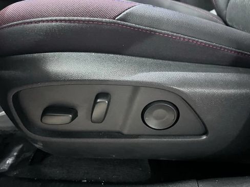 Used 2025 Chevrolet Equinox RS FWD image 24