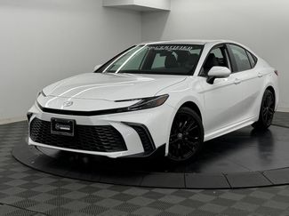 Used 2026 Toyota Camry SE FWD video 3