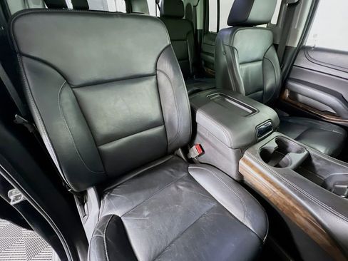 Used 2019 Chevrolet Suburban LT image 29