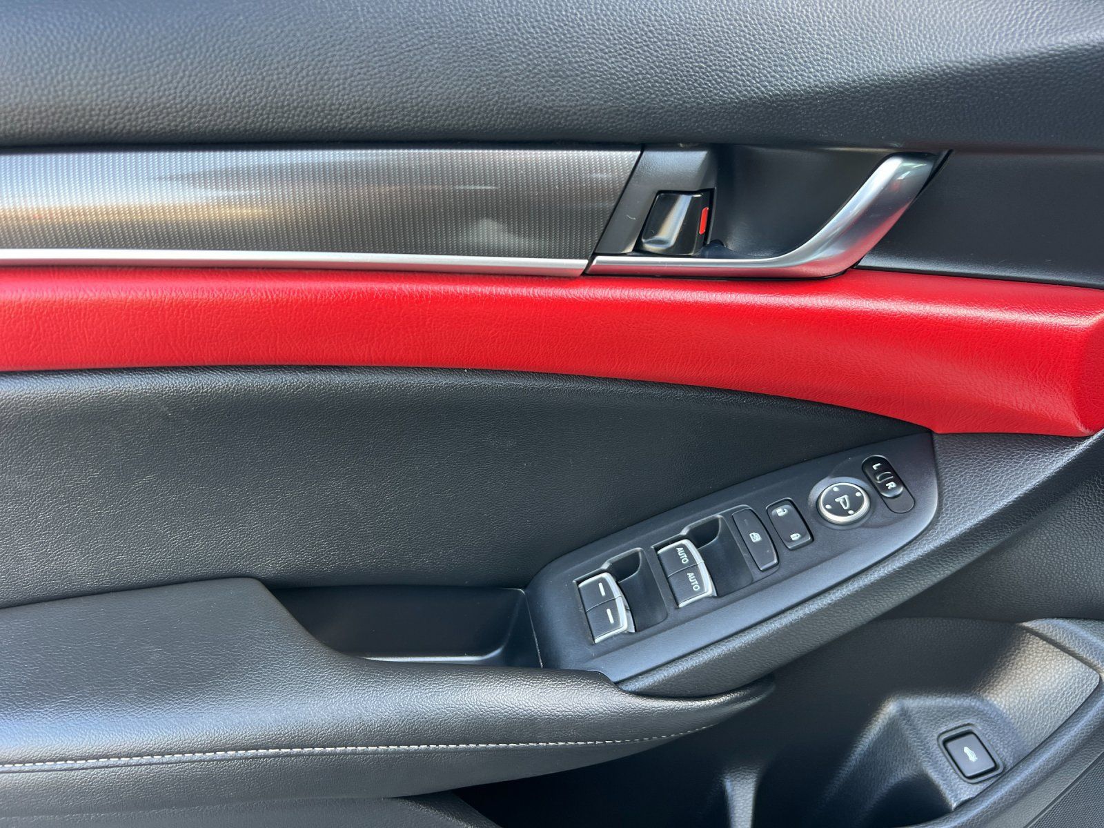 Used 2020 Honda Accord Sport image 10