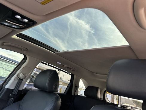 Used 2019 Kia Sorento SX w/ SX Touring Package image 24