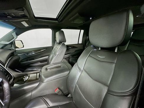 Used 2019 Cadillac Escalade ESV Platinum AWD/4WD image 19