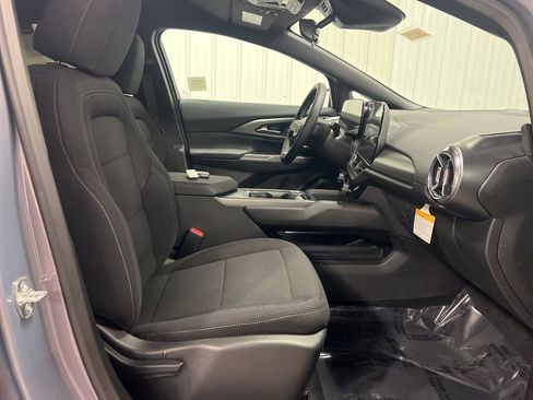 New 2026 Chevrolet Equinox EV LT w/ Comfort Package AWD/4WD image 8