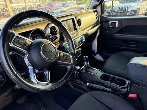 Used 2019 Jeep Wrangler Unlimited Sahara AWD/4WD image 9