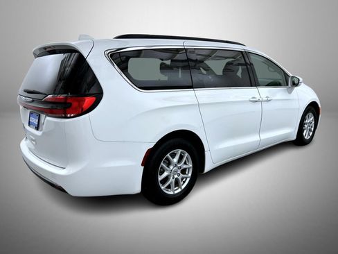 Used 2022 Chrysler Pacifica Touring-L FWD image 5