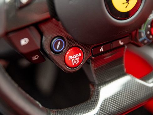 Used 2019 Ferrari GTC4Lusso AWD/4WD image 19