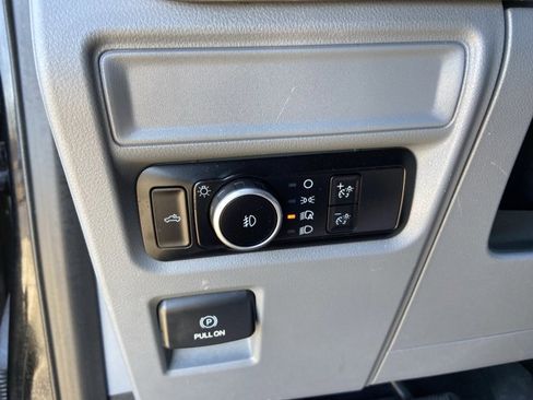 Used 2023 Ford F150 XLT image 41