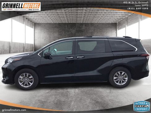 Used 2024 Toyota Sienna XLE image 8