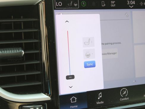 Used 2024 Chrysler Pacifica Touring-L image 9