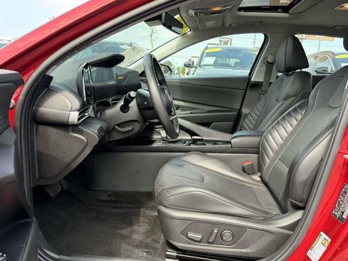 Used 2023 Hyundai Elantra Limited FWD image 11