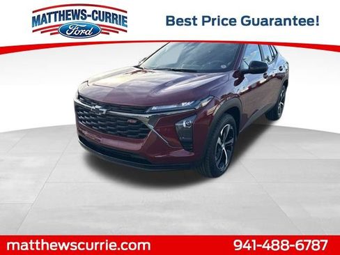 Used 2025 Chevrolet Trax RS w/ Sunroof Package image 7