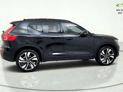 Used 2024 Volvo XC40 B5 Plus w/ Protection Package Premier AWD/4WD image 9