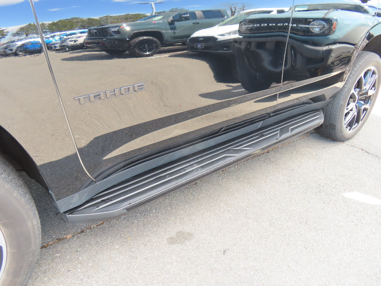 Used 2023 Chevrolet Tahoe RST w/ Luxury Package AWD/4WD image 10