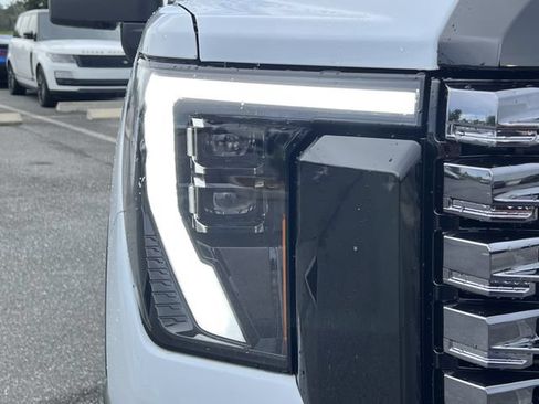 Used 2026 GMC Sierra 2500 Denali Ultimate AWD/4WD image 9