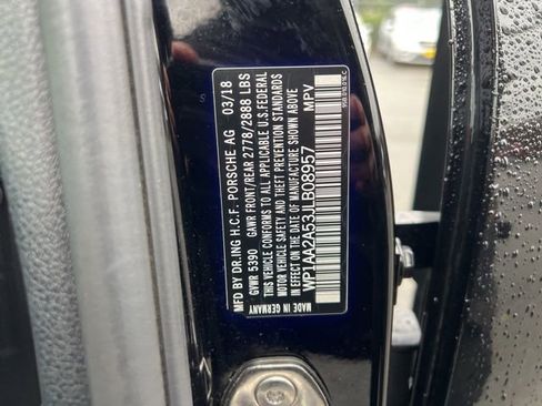 Used 2018 Porsche Macan Base image 14