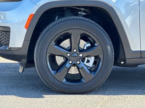 Certified 2023 Jeep Grand Cherokee L Laredo RWD image 26