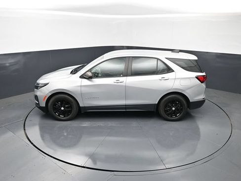 Used 2022 Chevrolet Equinox LS w/ LPO, Floor Liner Package FWD image 17