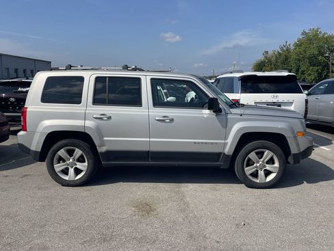 Used 2014 Jeep Patriot Limited w/ Sun/Sound Group AWD/4WD image 8