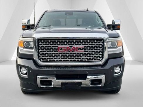 Used 2016 GMC Sierra 2500 Denali w/ Duramax Plus Package image 2