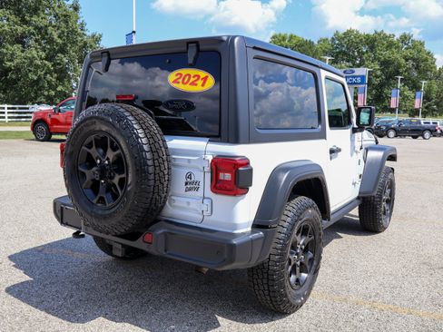 Used 2021 Jeep Wrangler Sport AWD/4WD image 5