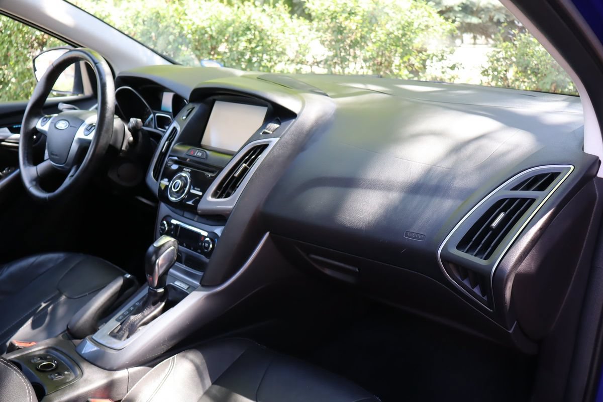 Used 2014 Ford Focus Titanium FWD image 17