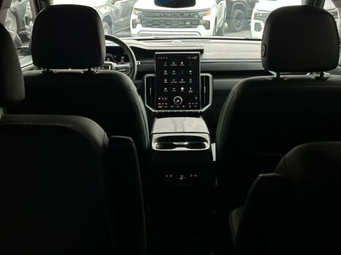 Certified 2024 GMC Acadia Elevation image 9