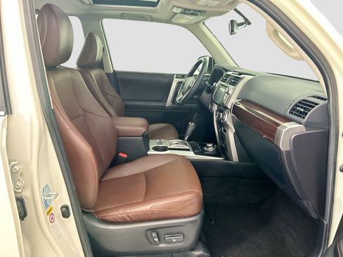 Used 2016 Toyota 4Runner Limited AWD/4WD image 19