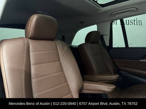 Used 2024 Mercedes-Benz GLS 450 4MATIC image 28