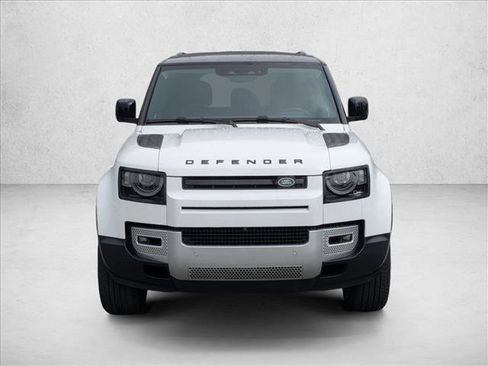 Used 2023 Land Rover Defender 110 SE image 2