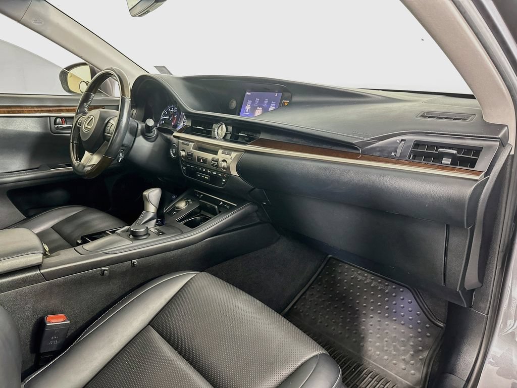 Used 2016 Lexus ES 350 w/ Premium Package w/Wood Trim FWD image 30