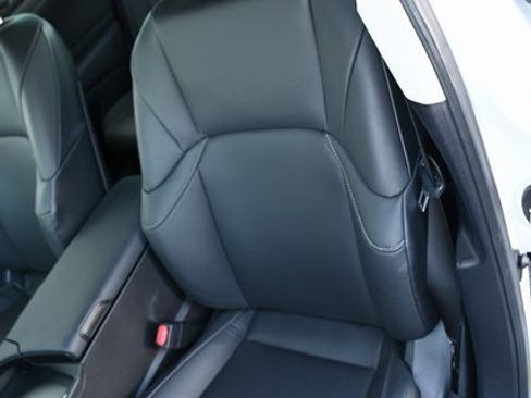 Used 2025 Lexus ES 300h 300h image 18